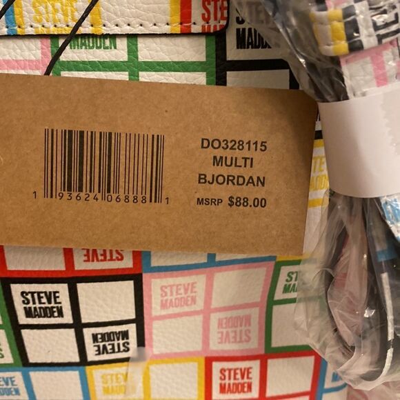 NWT Steve Madden Bjordan White Floral Logo Backpack - w/ Matching Wristlet - Picture 10 of 17